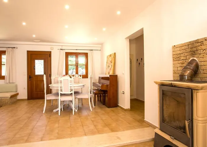 Casa de Férias Near In Afandou *