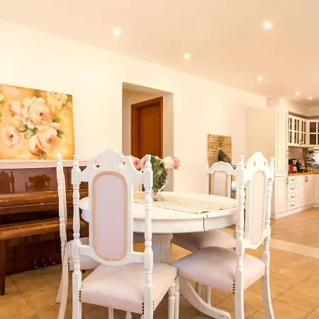 Spacious In With Garden Koskinou (Rhodes)