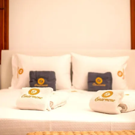 Сasa de vacaciones Spacious In With Garden *